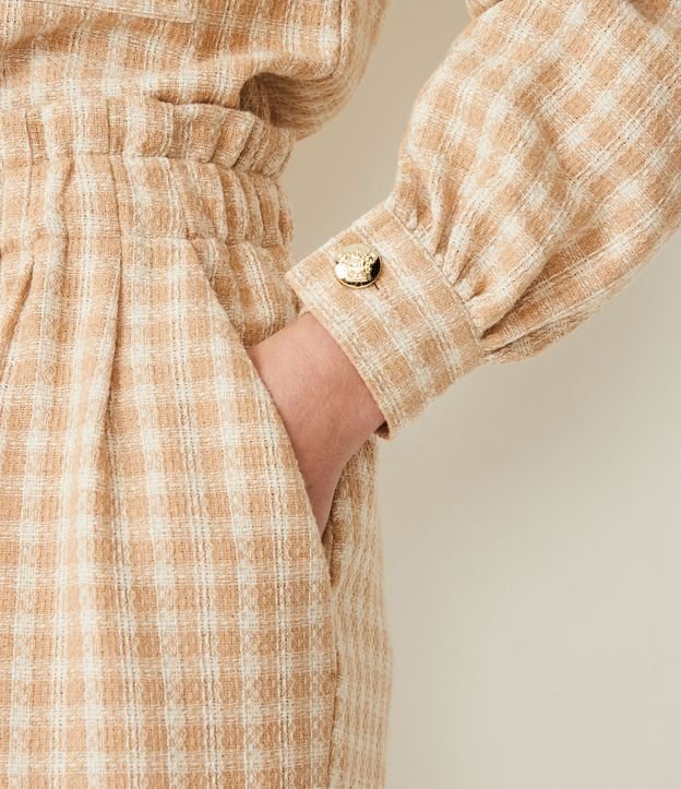 Short Clochard Estampado Cuadrillé con Botones Metalizados Beige 4