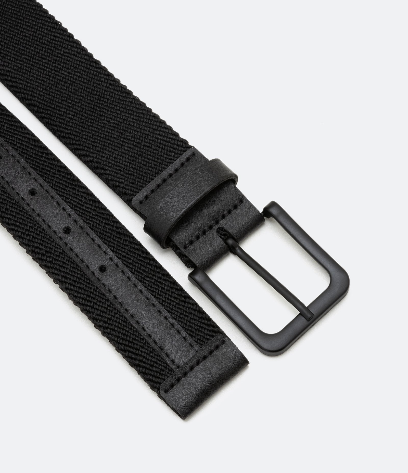 Cinto Texturizado com Fivela Quadrada e Detalhes em Pu Preto 4