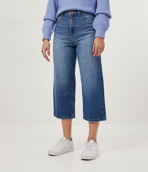 Calça Pantacourt Jeans com Puídos e Pence Azul 2