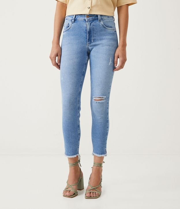 Calça Skinny Cropped Jeans com Rasgo no Joelho Azul 2