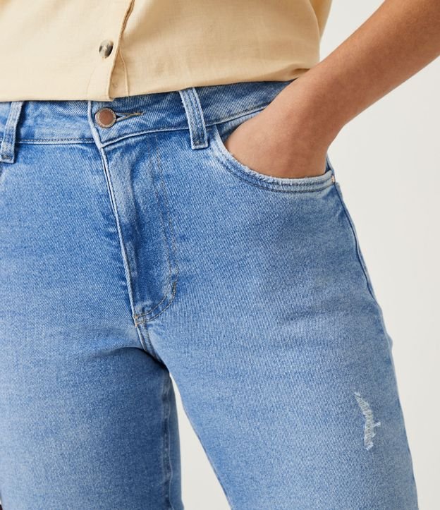Pantalón Skinny Cropped de Jean con Rasgon en la Rodilla Azul 4