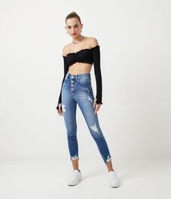 Calça Skinny em Jeans com Rasgos e Pontos de Luz