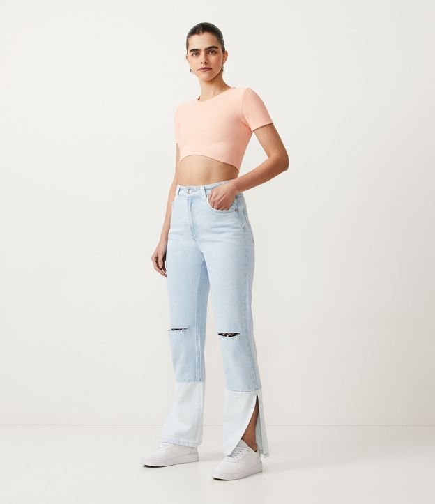Calça Reta Cintura Alta em Jeans Delavê com Fendas e Barra Contrastante - Cor: Azul - Tamanho: 34
