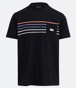 Camiseta Regular em Meia Malha com Listras e Bolso Frontal