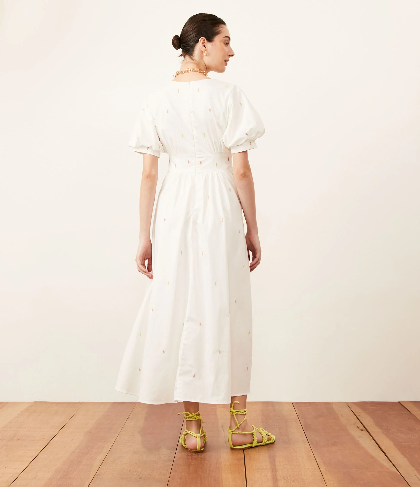 Vestido Midi em Tricoline com Bordados e Manga Bufante Branco 2