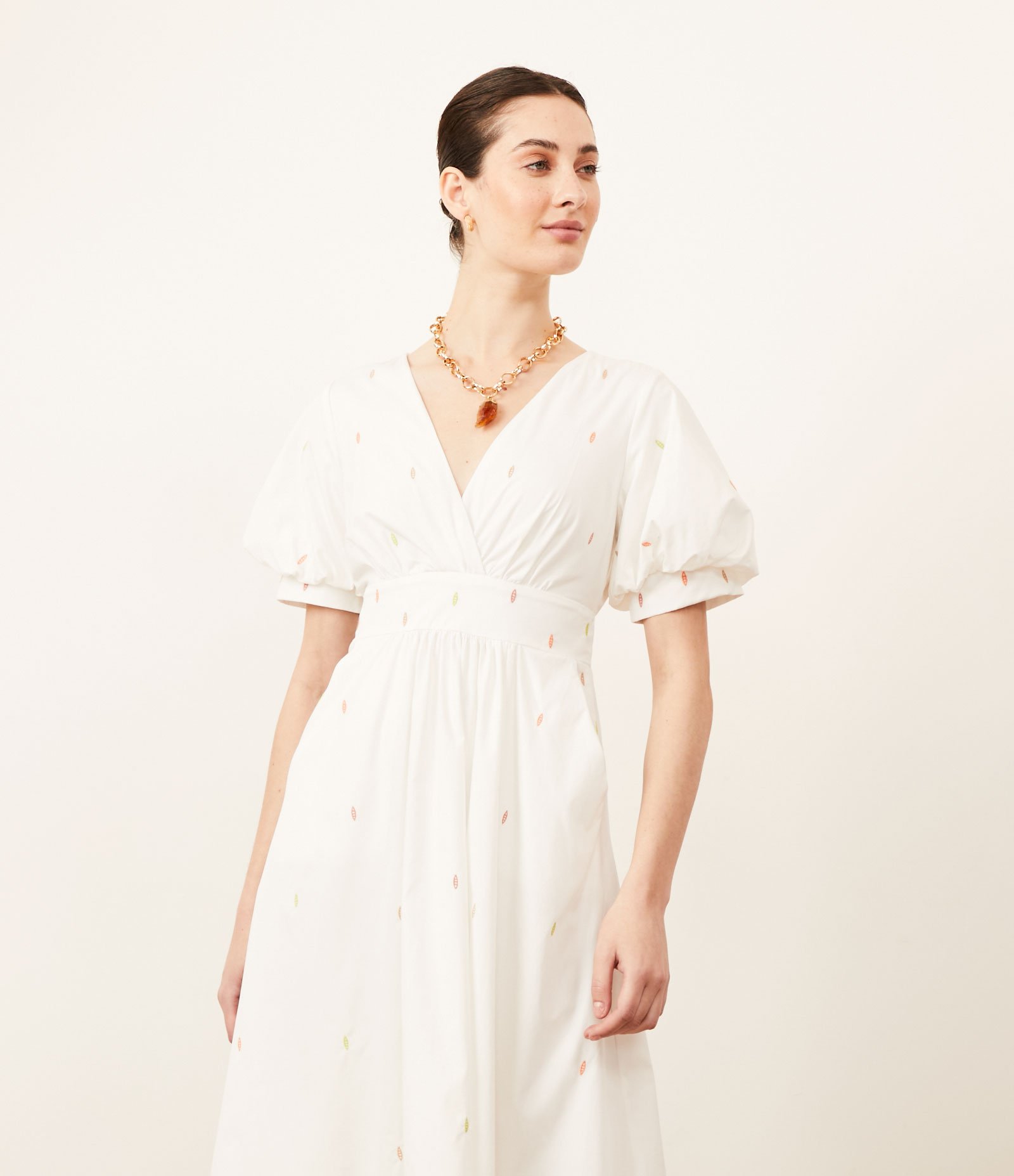 Vestido Midi em Tricoline com Bordados e Manga Bufante Branco 3