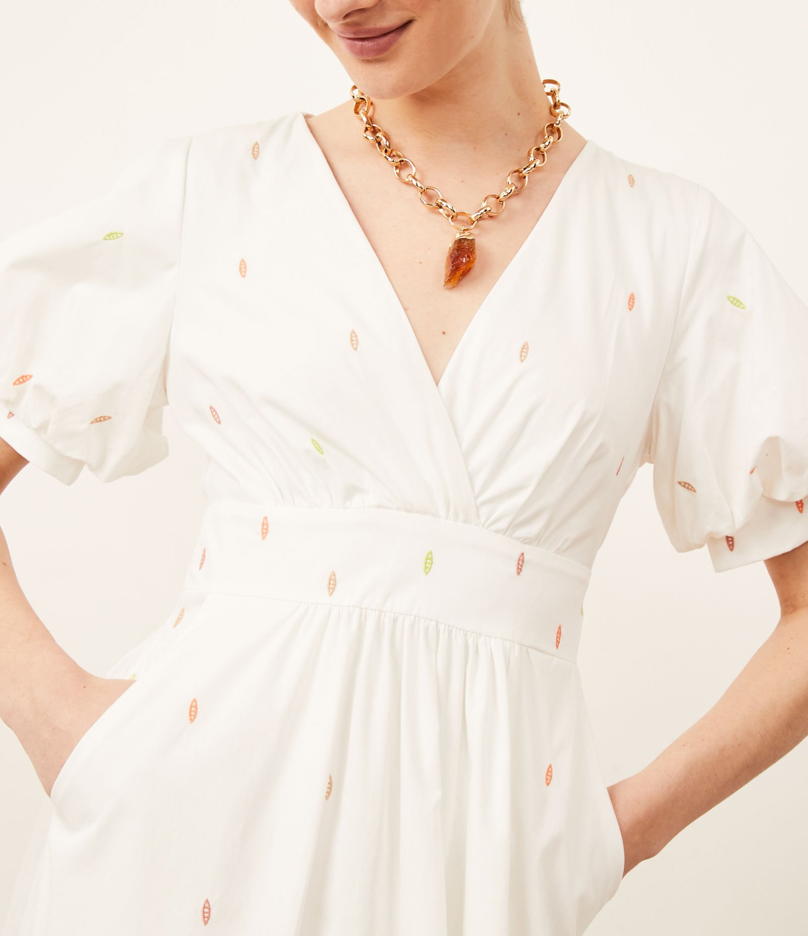 Vestido Midi em Tricoline com Bordados e Manga Bufante Branco 5
