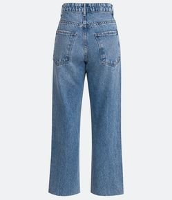 Calça Reta em Jeans com Rasgos e Pingente de Coração em Strass