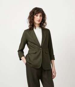 Blazer em Linho com Detalhe na Manga