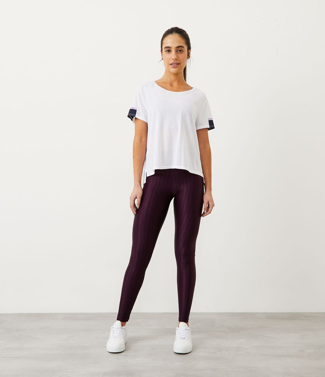 Camiseta Esportiva em Poliamida Texturizada com Detalhes Contrastantes Menor preço em Camiseta Esportiva em Poliamida Texturizada com Detalhes Contrastantes