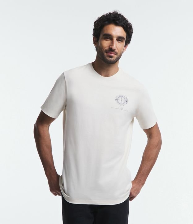 Camiseta Comfort em Algodão com Estampa de Bússola - Cor: Bege - Tamanho: M