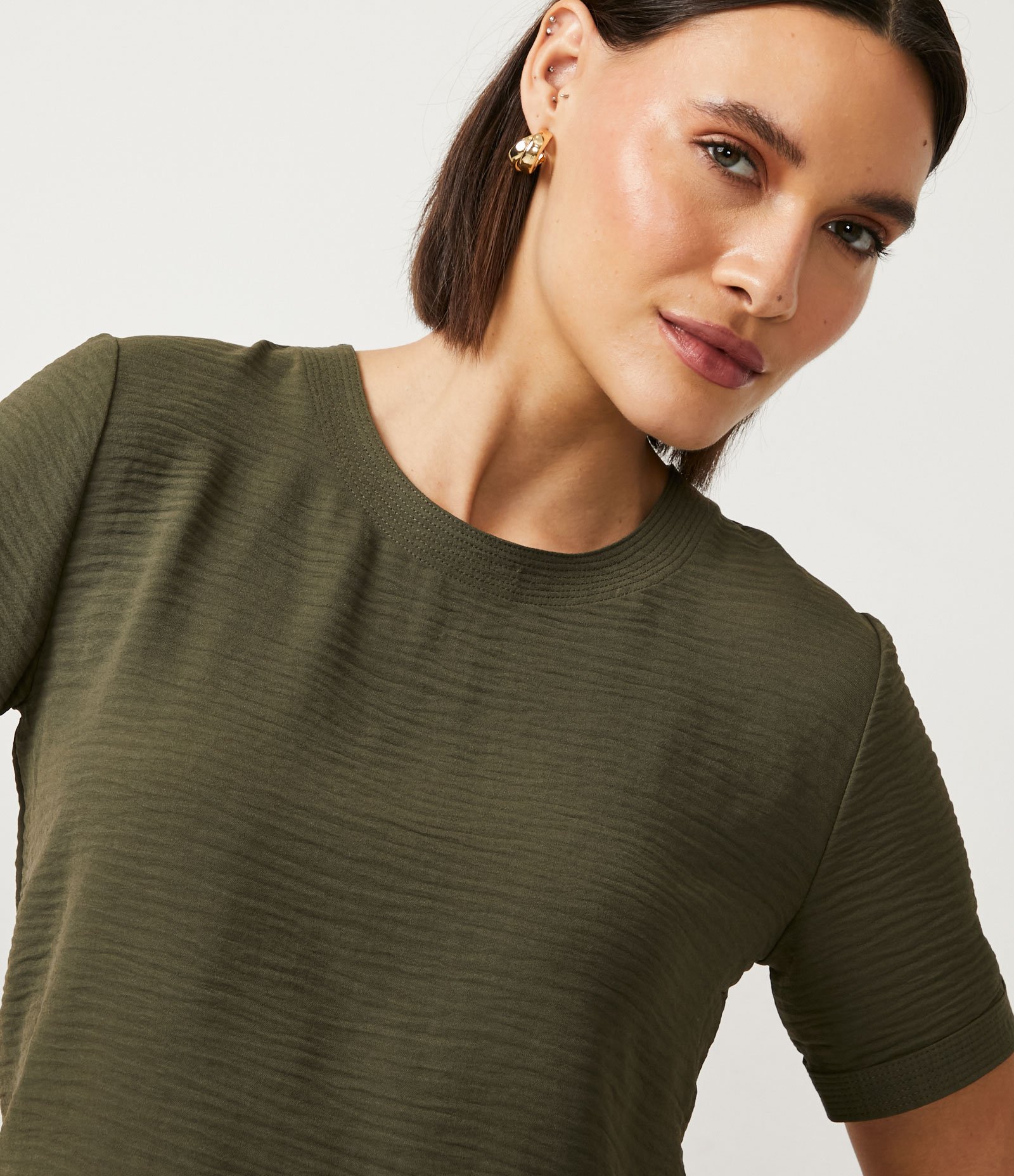 Blusa com Abertura nas Costas e Detalhes Pespontados 6