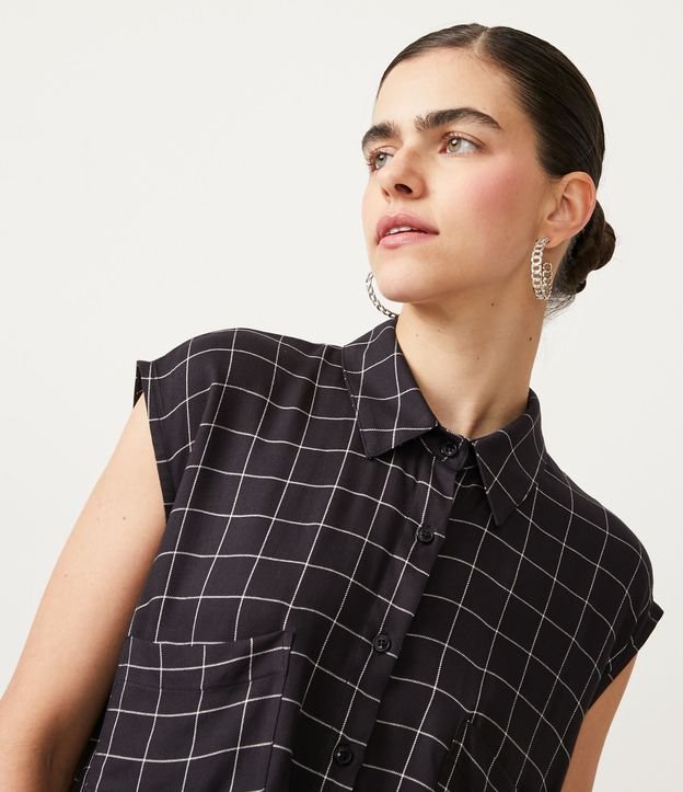 Blusa Cropped en Viscosa con Estampado de Cuadros Negro 4