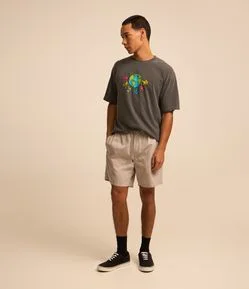 Bermuda Regular em Sarja com Elástico no Cós e Cordão