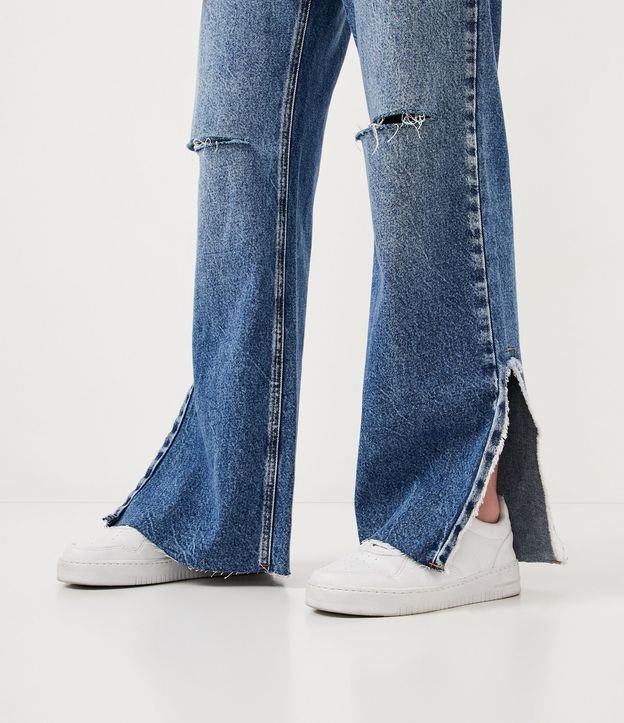 Pantalón años 90 en Jeans con Corte a Navajas y Abertura Deshilachada Azul 5