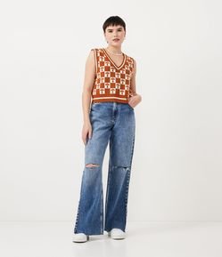 Pantalón años 90 en Jeans con Corte a Navajas y Abertura Deshilachada