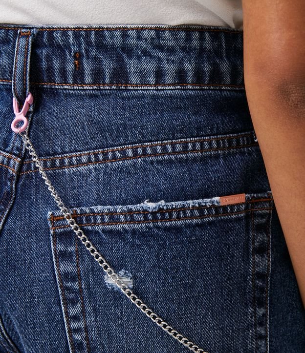 Short Cintura Alta en Jeans con Cadena con Abalorios de Corazones Azul 5