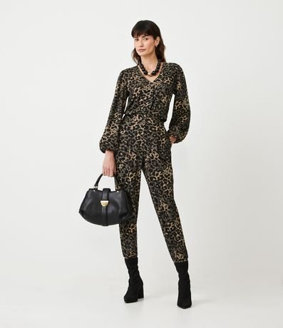 Calça Fluida com Estampa Animal Print Onça Menor preço em Calça Fluida com Estampa Animal Print Onça