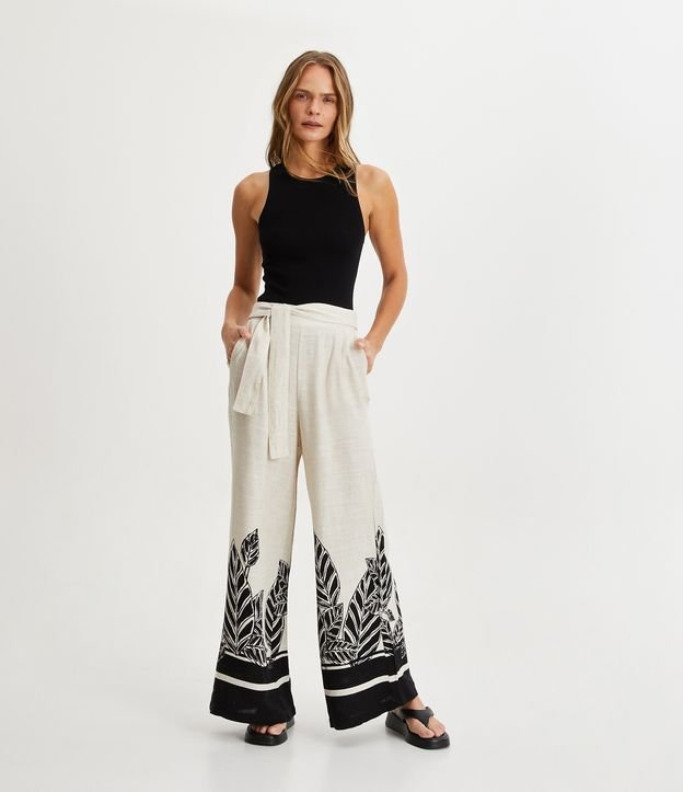 Calça Pantalona em Viscolinho com Estampa de Folhagem - Cor: Off White -  Tamanho: M - Shopping Azul Fidelidade