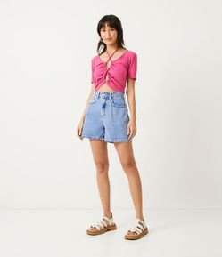 Short Mom Cintura Alta em Jeans com Barra Dobrada