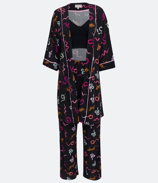 Pijama em Viscose com Blusa Calça e Robe Estampa de Cobras e Onças