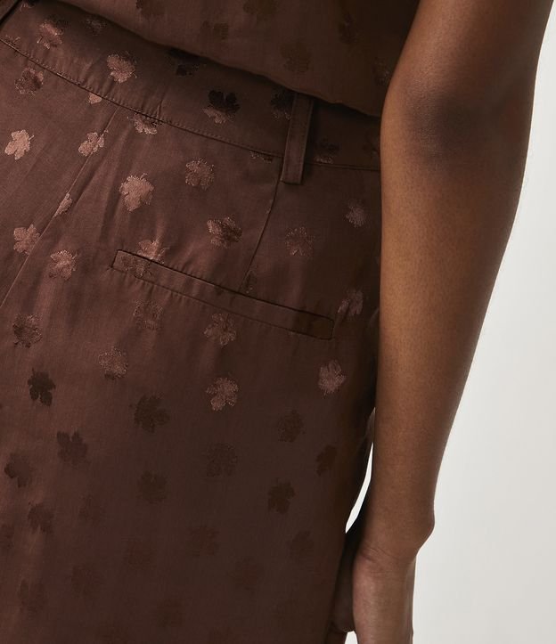Pantalón Recto en Viscosa con Estampado de Mini Hojas Marrón 5