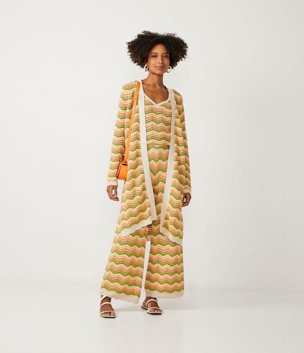 Calça Pantalona em Tricô com Listras Irregulares