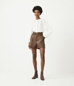 Short Clochard com Cinto e Fivela