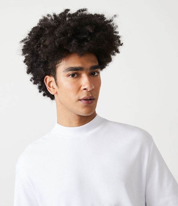 Remera Manga Corta en Algodón Mock Neck Suedine Blanco 4
