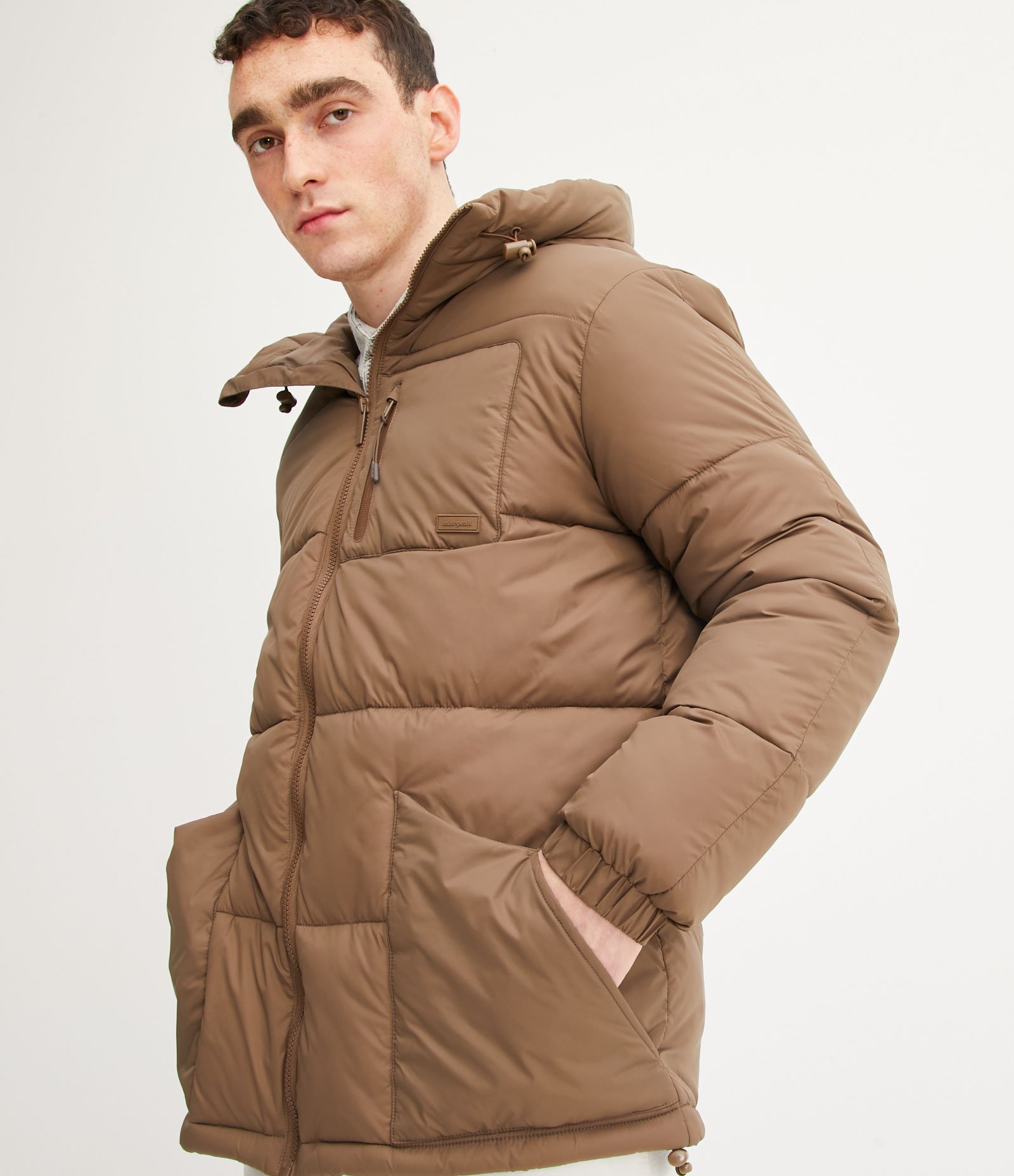 Jaqueta Puffer em Poliamida com Zíper e Bolsos 4