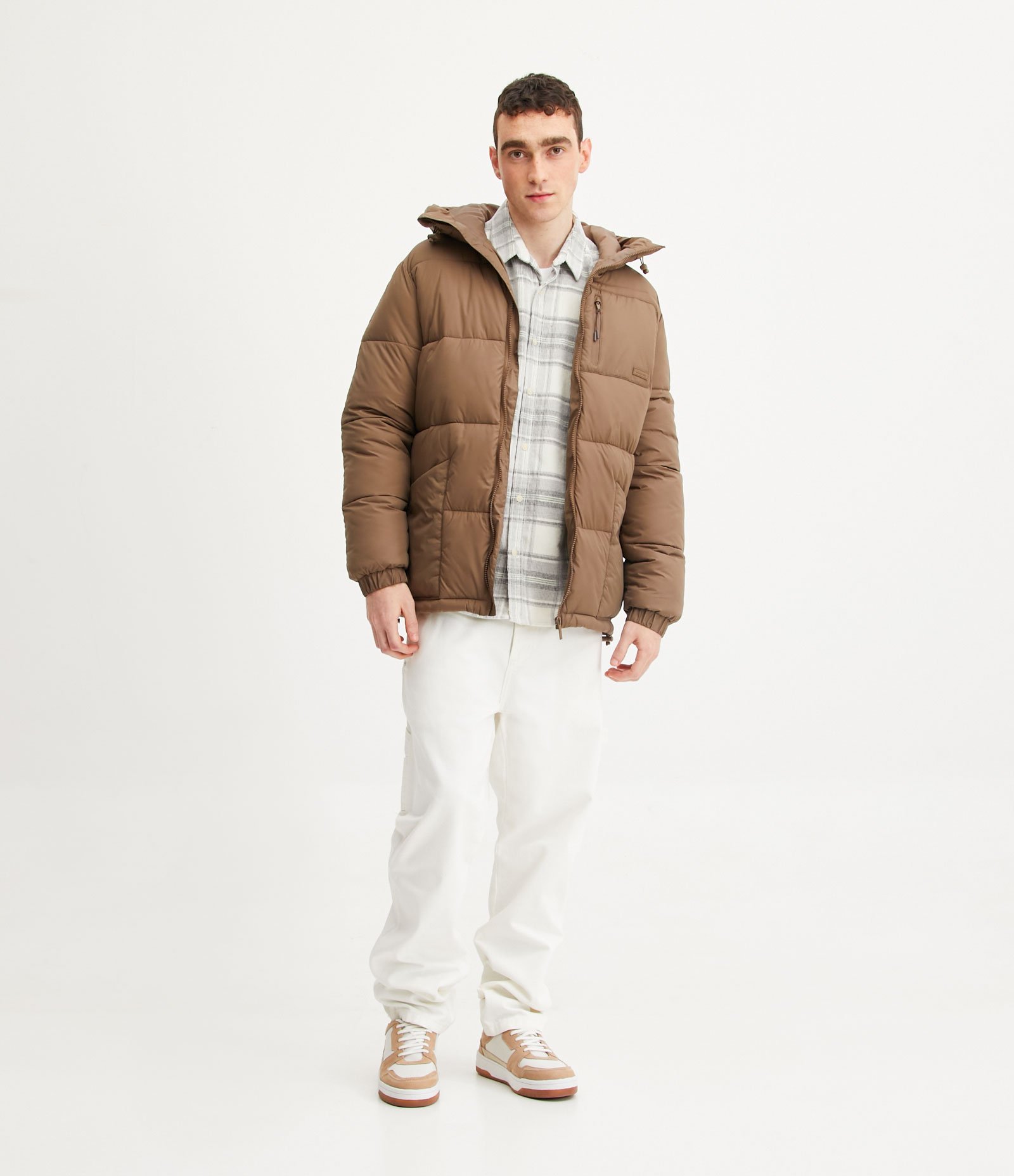 Jaqueta Puffer em Poliamida com Zíper e Bolsos 7