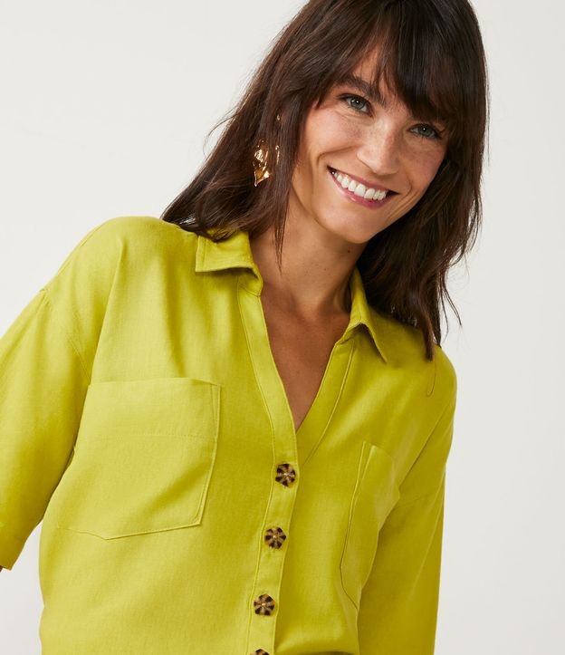 Camisa em Viscolinho com Botões Diferenciados Amarelo 4