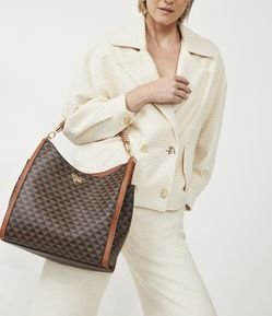 Bolsa Shoulder Hobo com Detalhe de Corrente na Alça Estampa de Triângulos