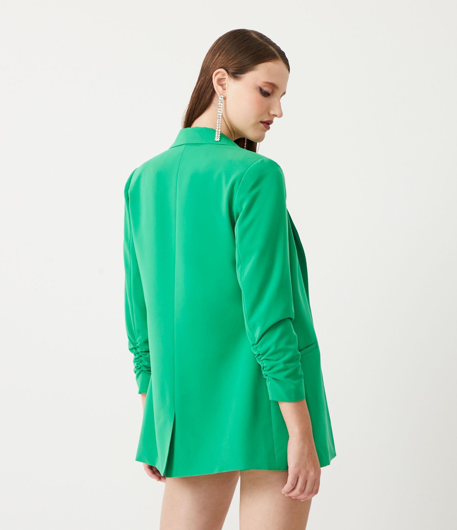 Blazer Alfaiataria Alongado em Crepe com Franzidos nos Punhos 3