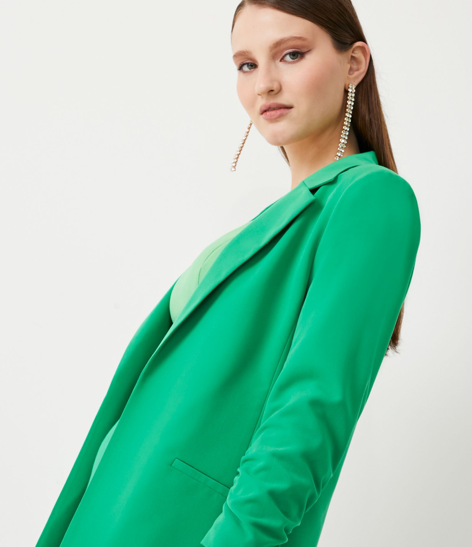 Blazer Alfaiataria Alongado em Crepe com Franzidos nos Punhos 5