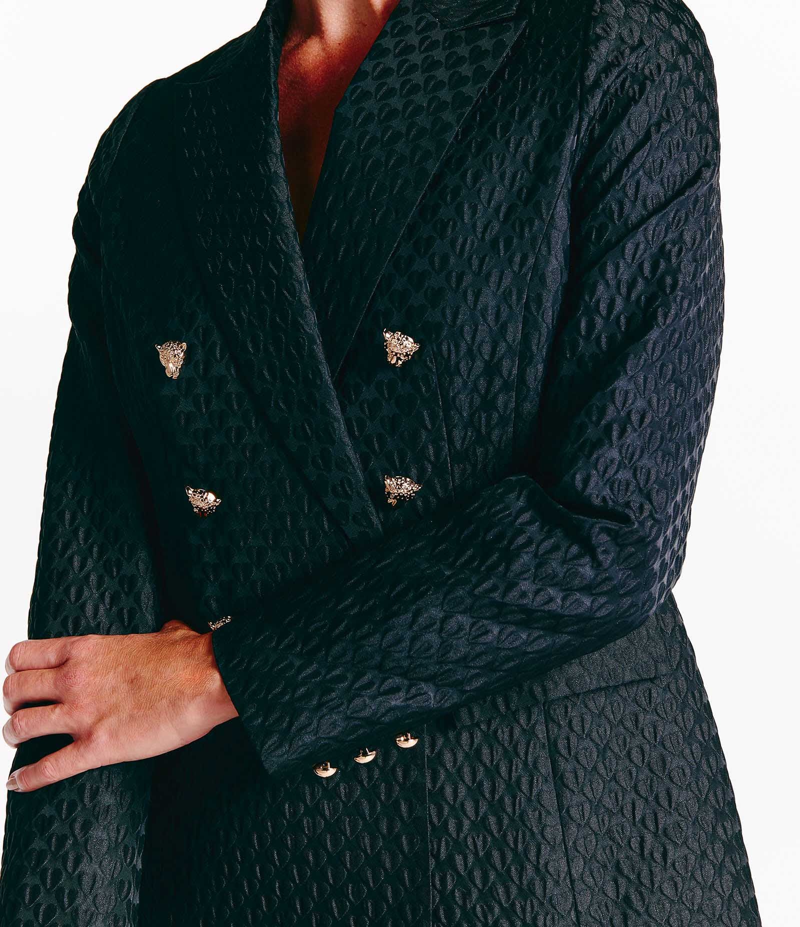 Blazer com Textura de Corações e Botão de Onça Preto 4