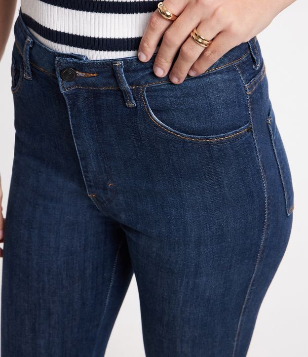 Calça Skinny em Jeans com Barra Dobrada Azul 4