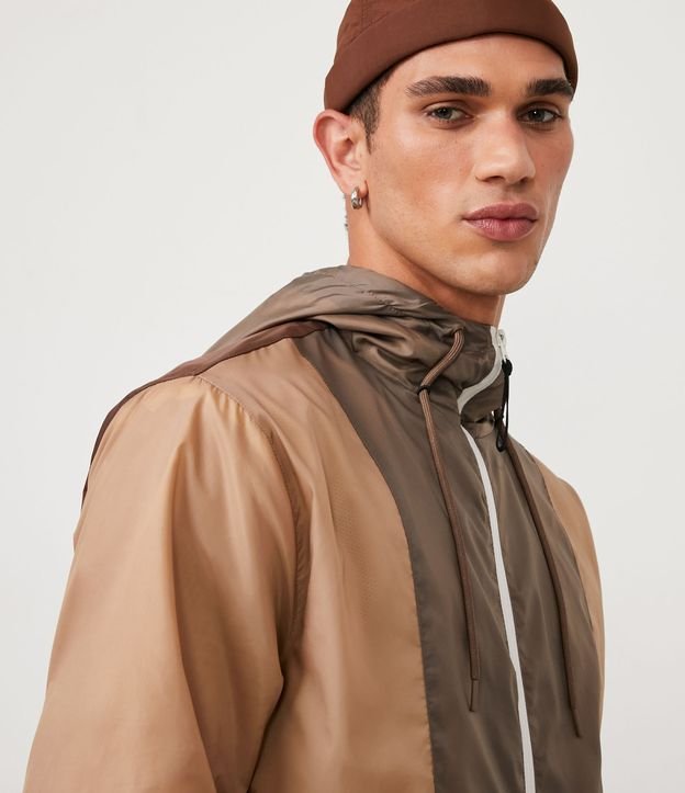Campera en Poliamida con Capucha Cremallera y Bloques de Colores Marrón 4