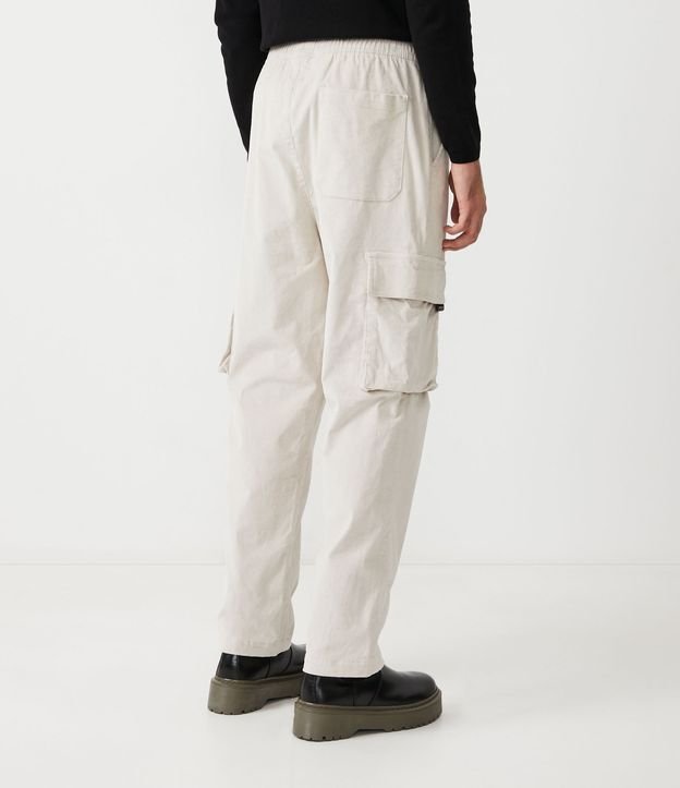 Pantalón Balloon en Terciopelo con Bolsillos Cargo Beige 4