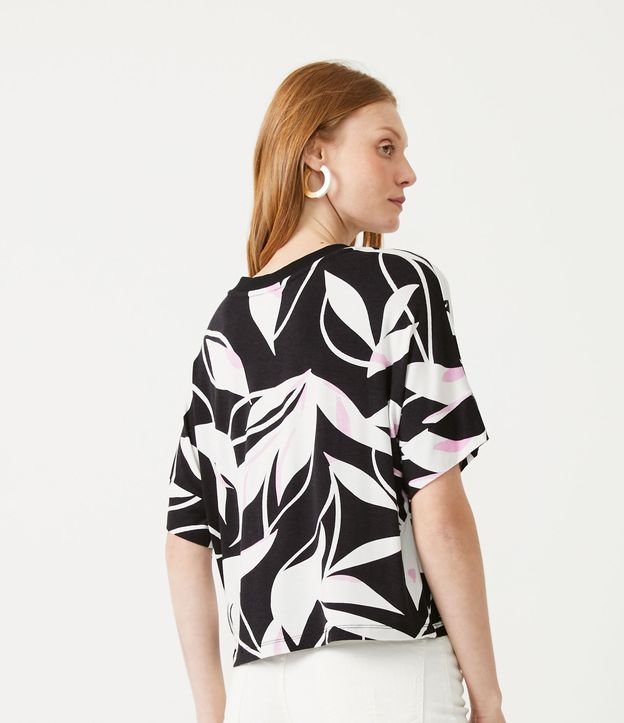Blusa en Viscosa con Cuello Acanalada y Estampado de Follaje Negro 3