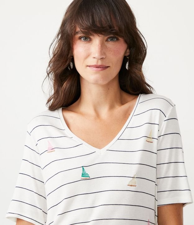 Blusa en Viscosa con Bordados Blanco 4