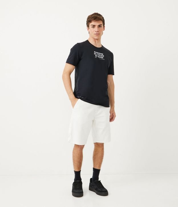 Bermuda Loose Jeans con Pespuntos Contrastantes Blanco 1