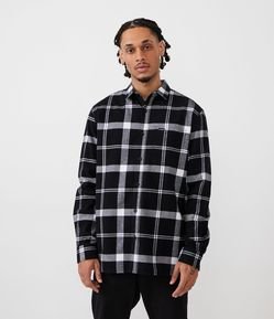 Camisa Regular em Flanela Xadrez com Bolso Frontal