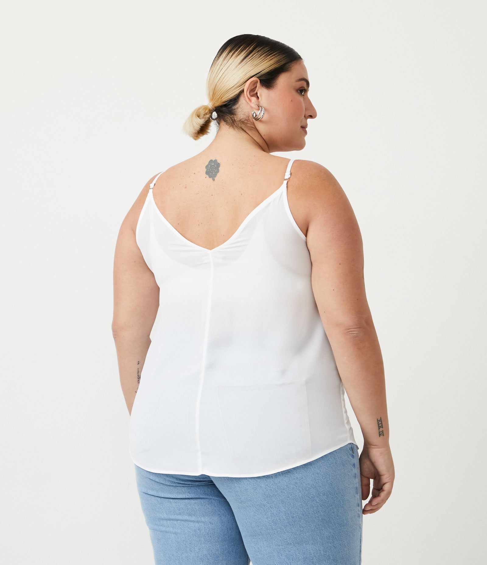 Blusa Regata Básica em Crepe Curve & Plus Size Branco 3