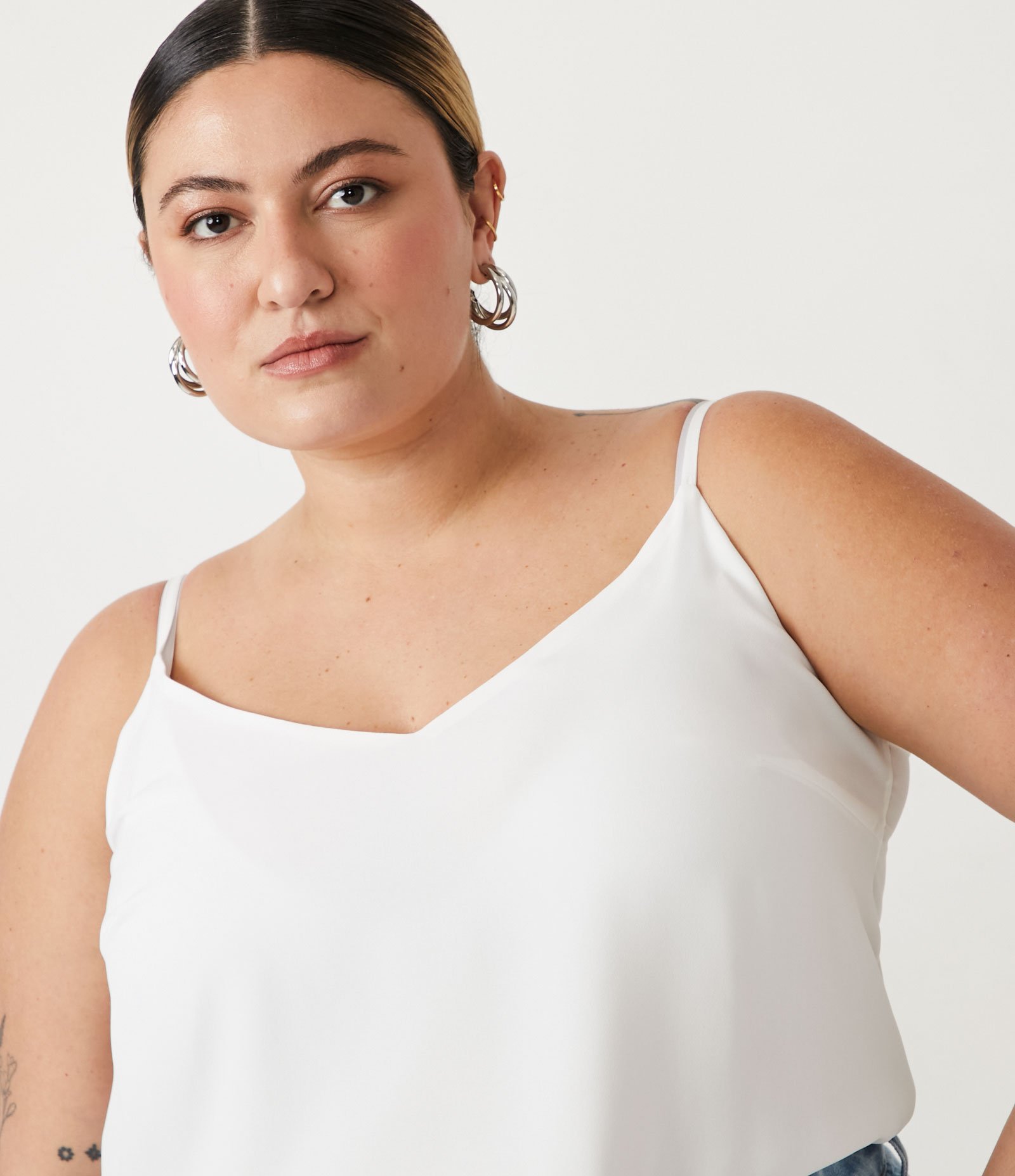 Blusa Regata Básica em Crepe Curve & Plus Size Branco 4