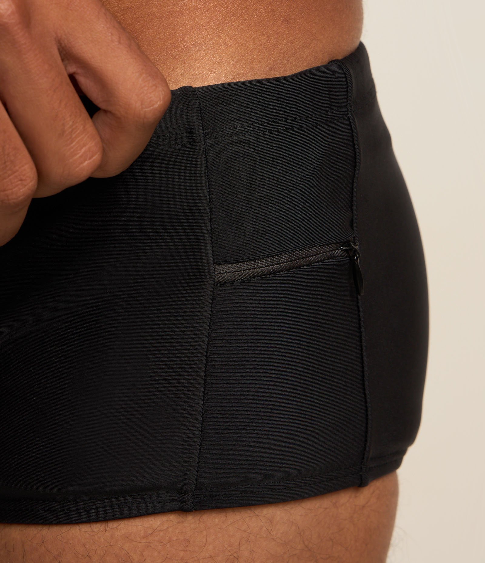 Sunga em Poliamida com Bolsinho de Zíper Lateral Preto 3