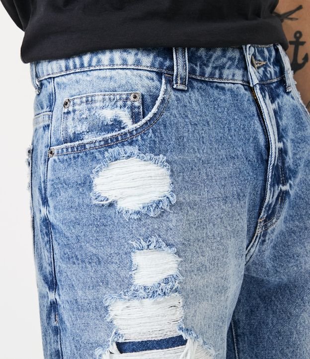 Bermuda Loose Jeans com Rasgos Destroyed Azul 4