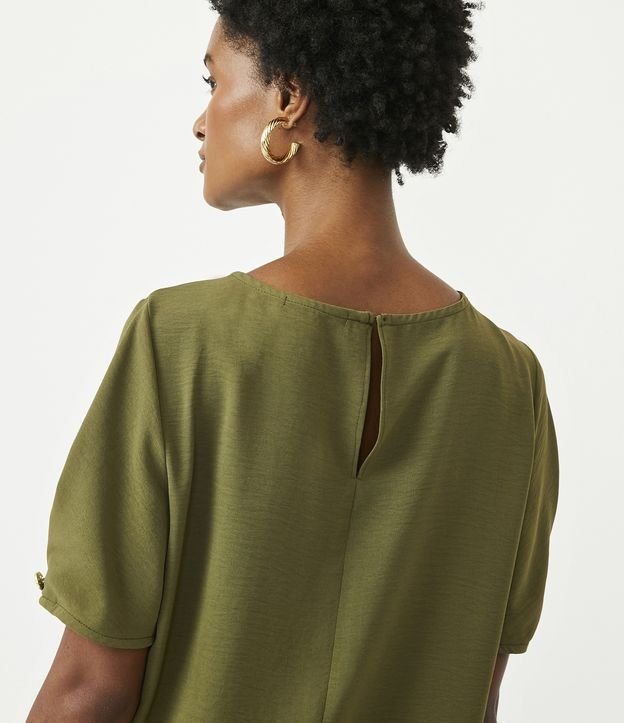 Blusa Manga Corta con Pliegues y Detalle en Botón Verde 5