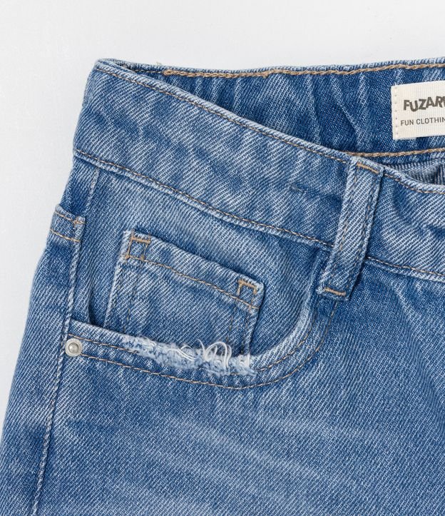 Bermuda Infantil em Jeans com Puídos - TAM 5 a 14 Anos Azul 4