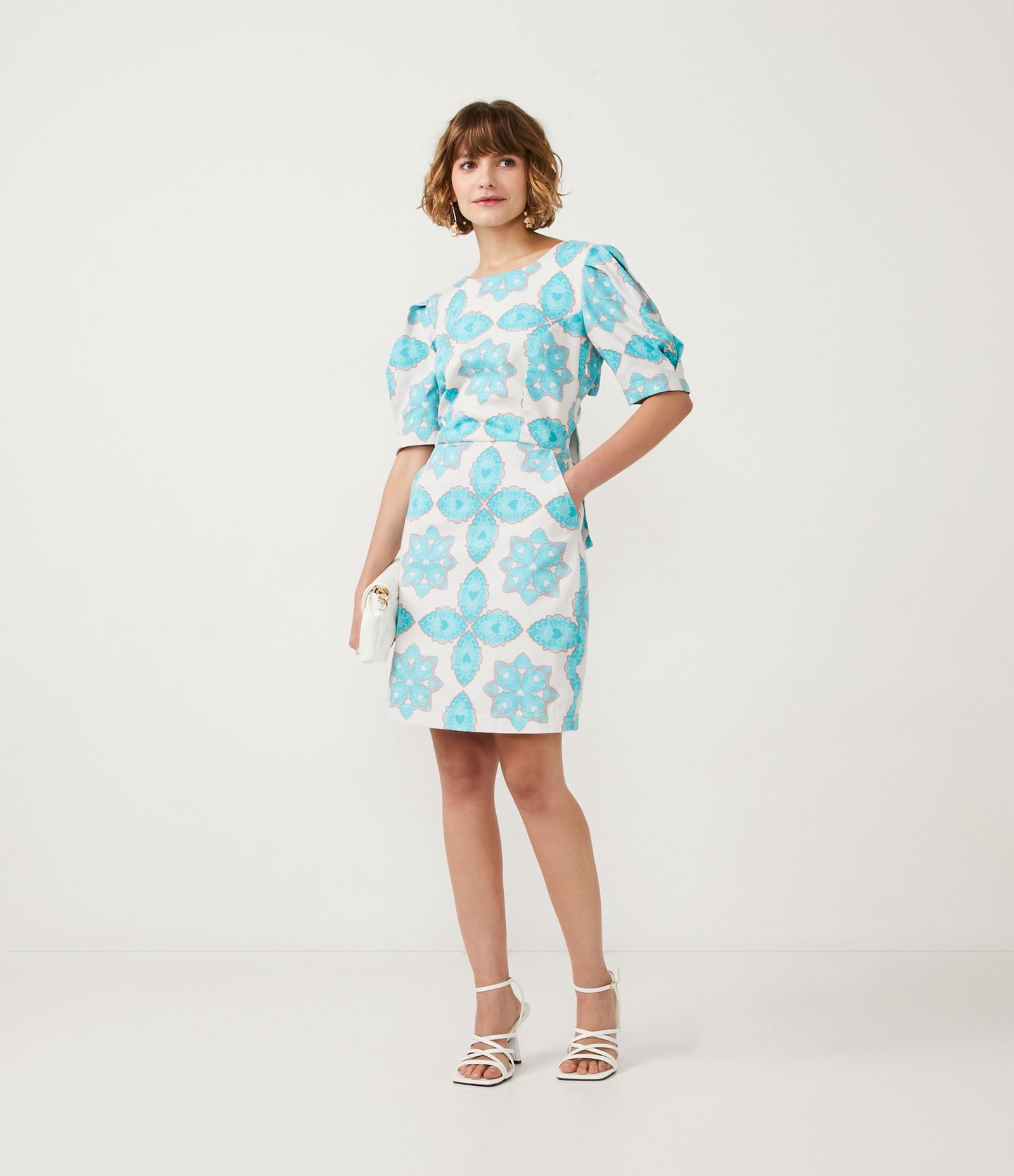 Vestido Curto em Algodão com Estampa Étnica e Amarração Azul 2